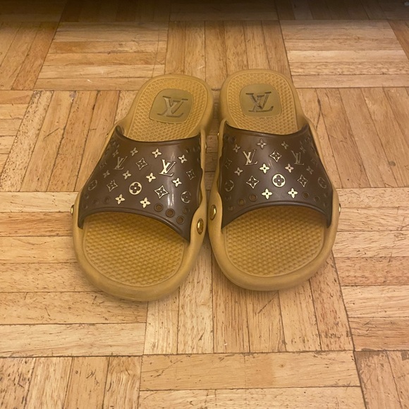 LV sandals Size 38 like new - Picture 1 of 6